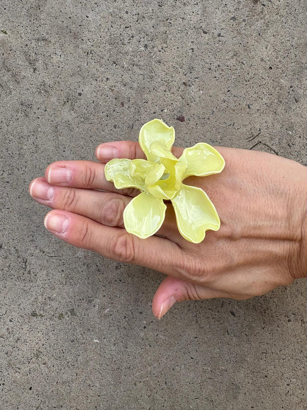 Anillo Flor Amarillo Pastel