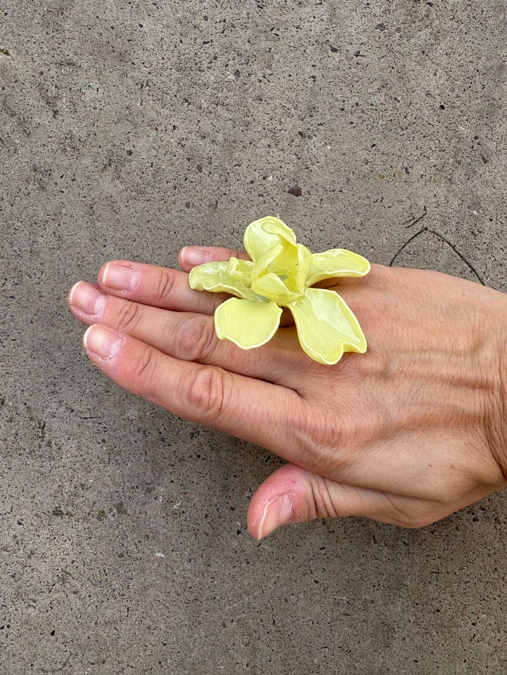 Anillo Flor Amarillo Pastel