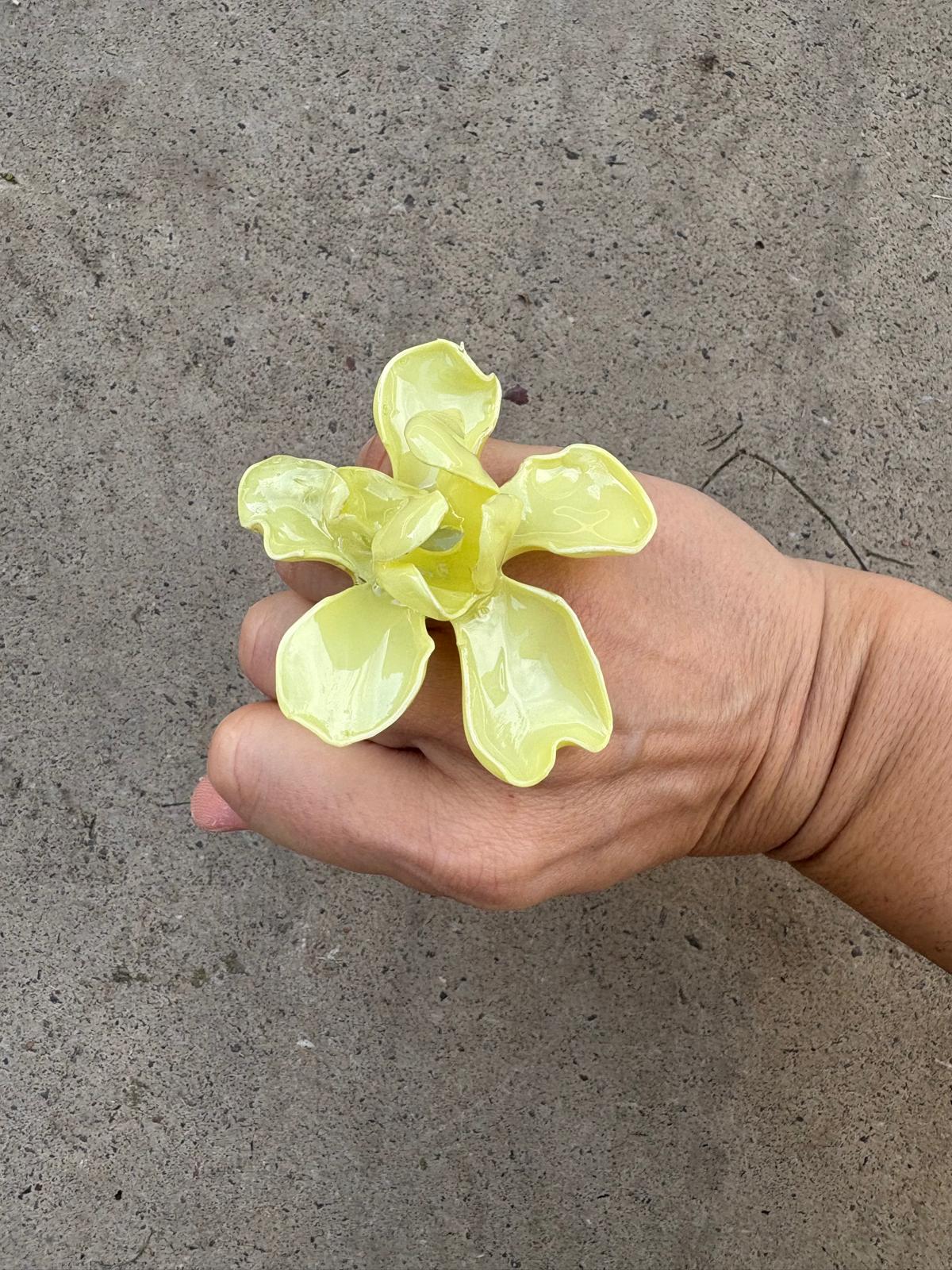 Anillo Flor Amarillo Pastel