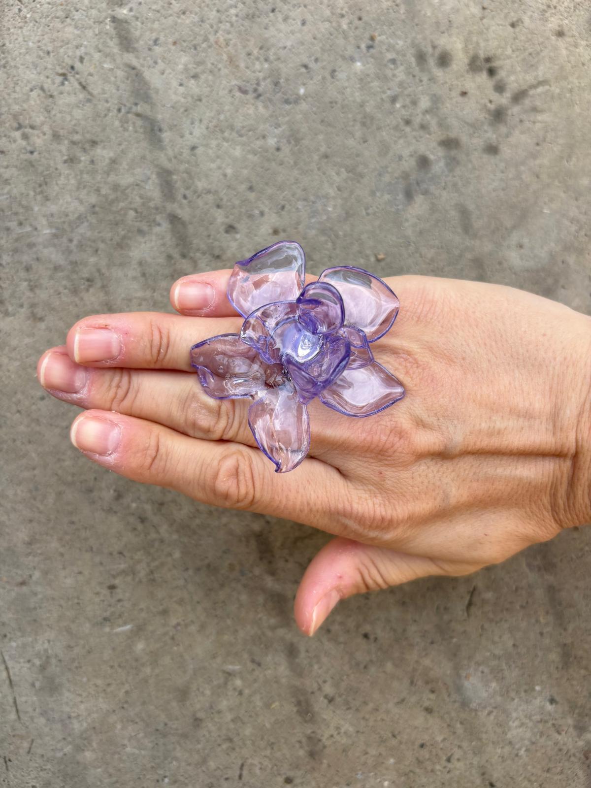 Anillo Flor Grande Lila