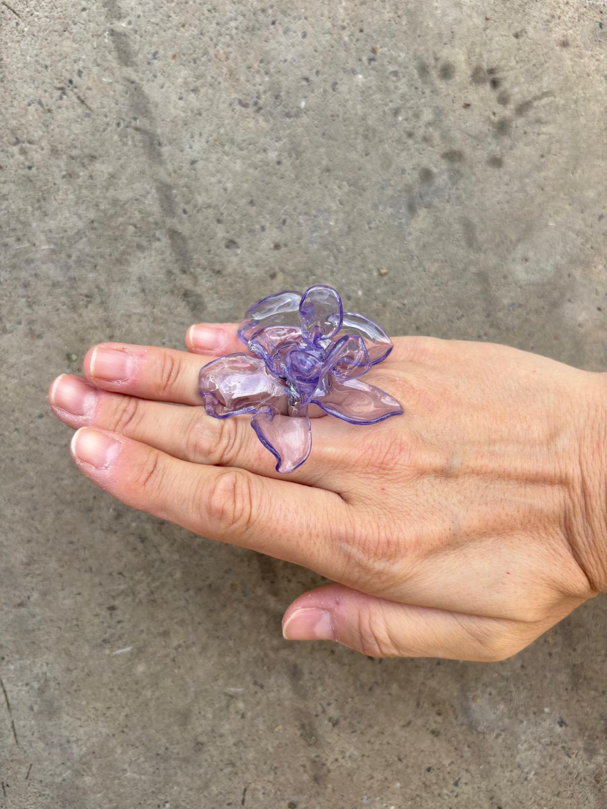 Anillo Flor Grande Lila