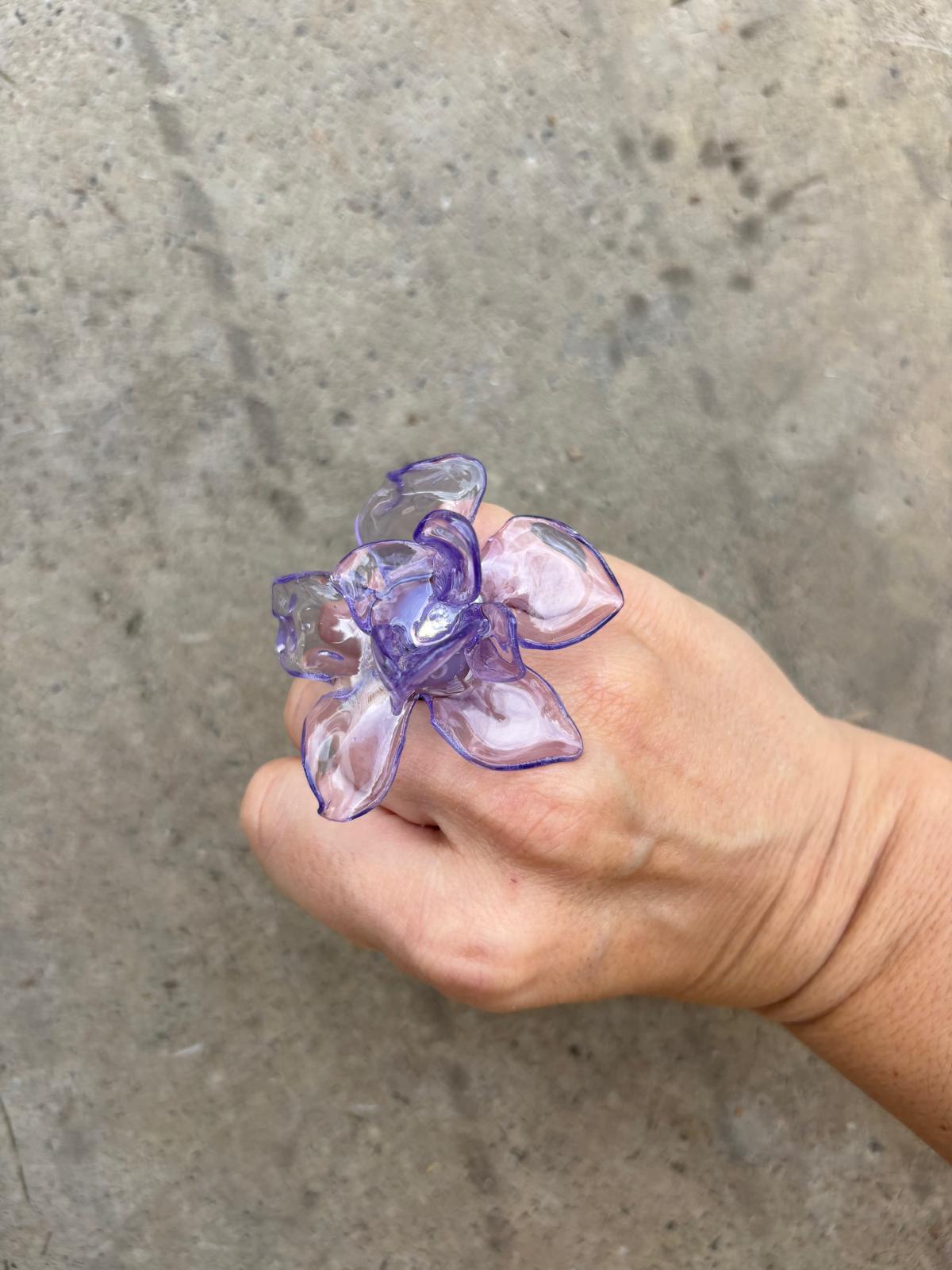 Anillo Flor Grande Lila