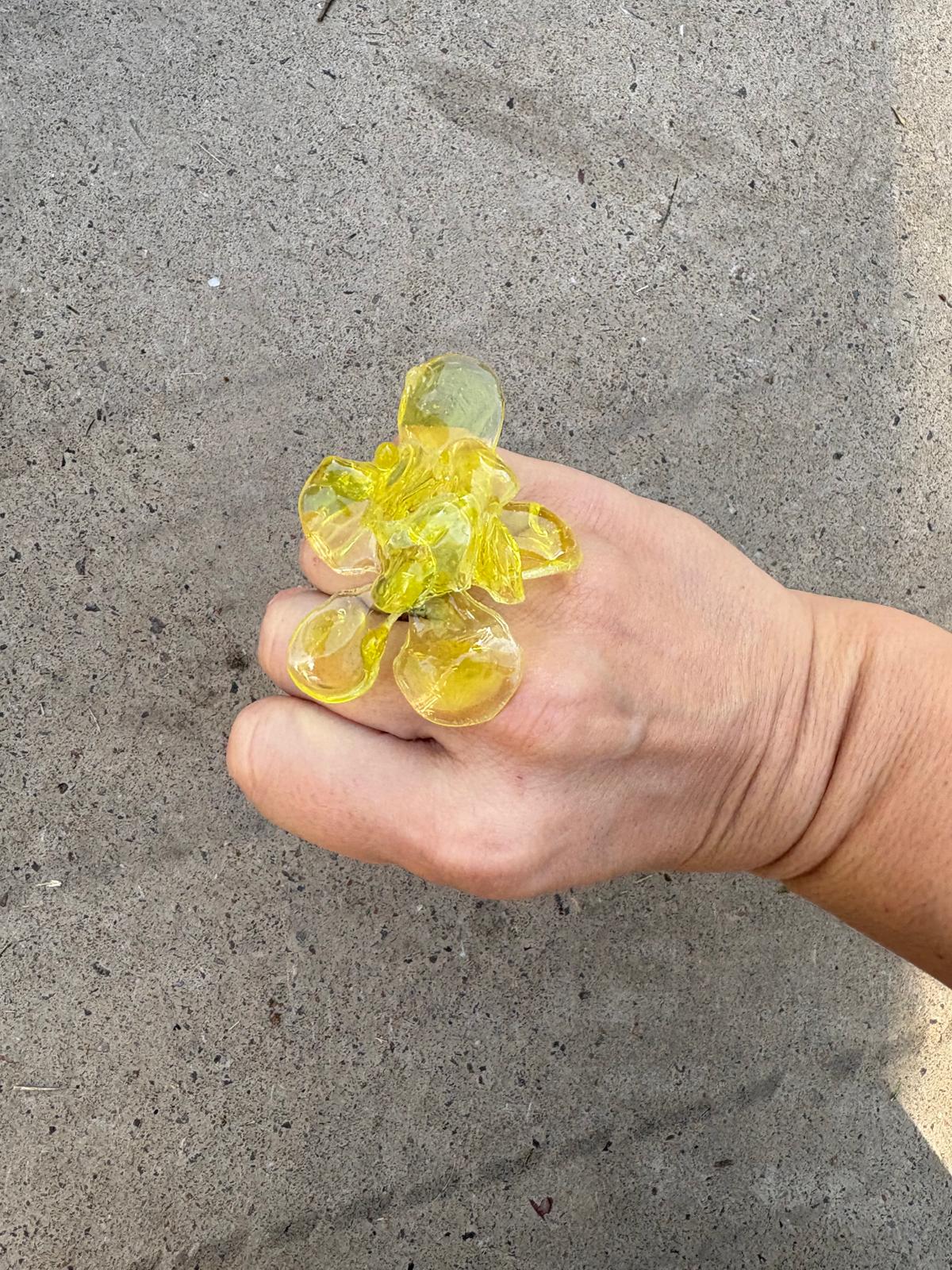 Anillo Flor grande Amarillo