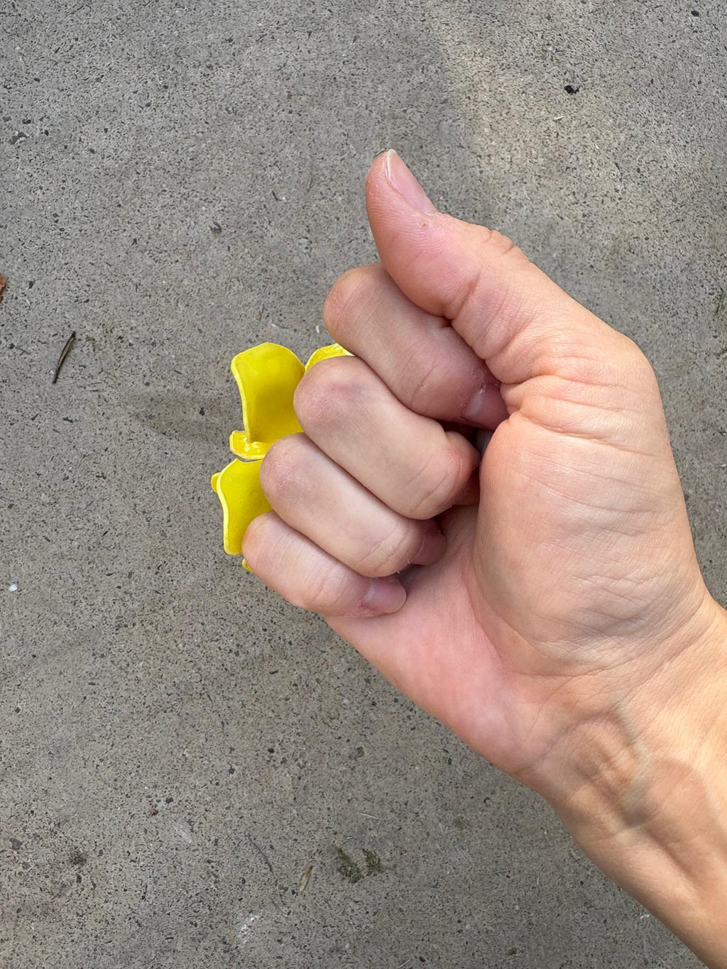 Anillo flor amarillo