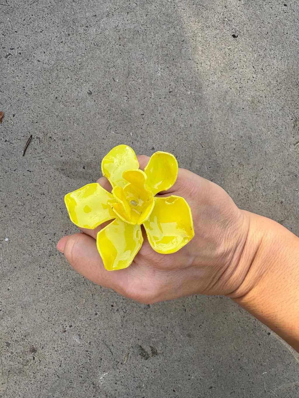 Anillo flor amarillo