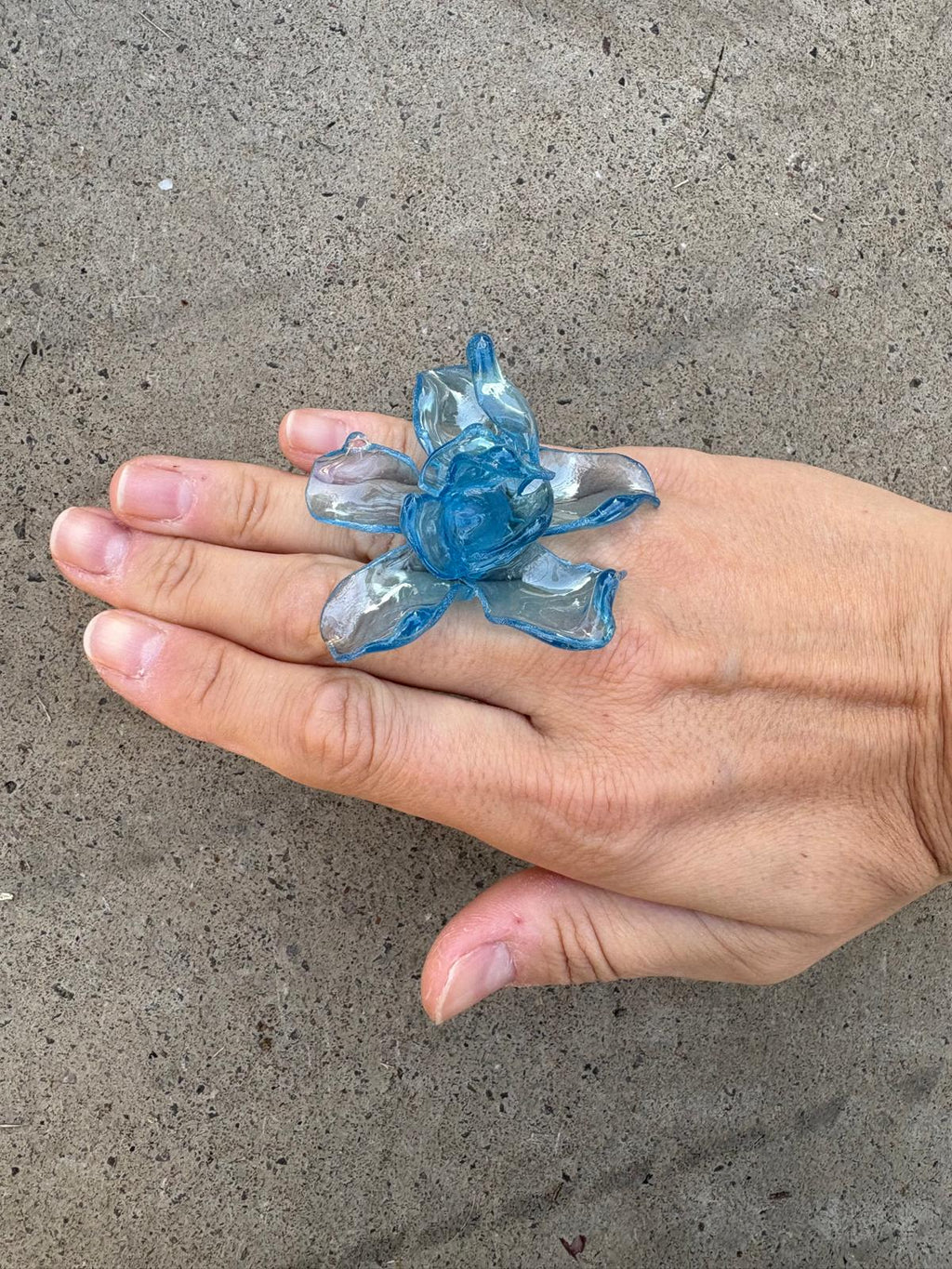 Anillo flor azul