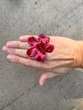 Anillo flor carmin