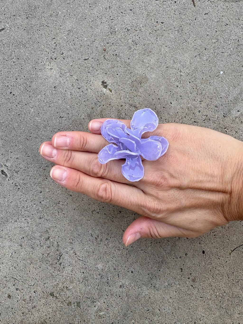 Anillo flor lila