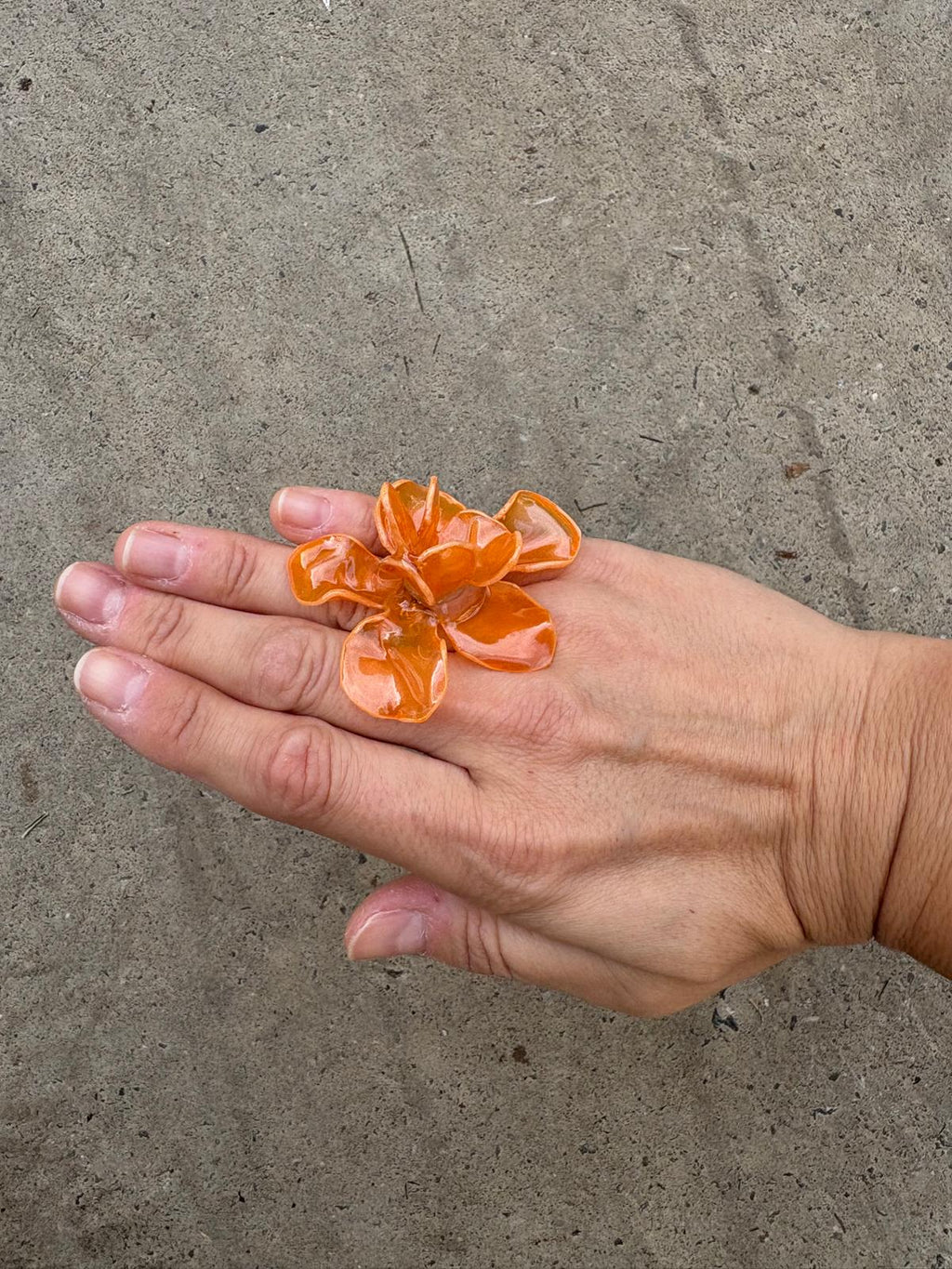 Anillo flor naranja