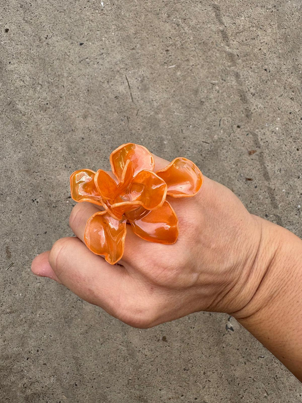 Anillo flor naranja
