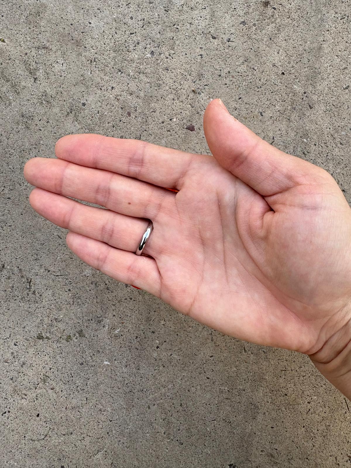 Anillo flor naranja opaco