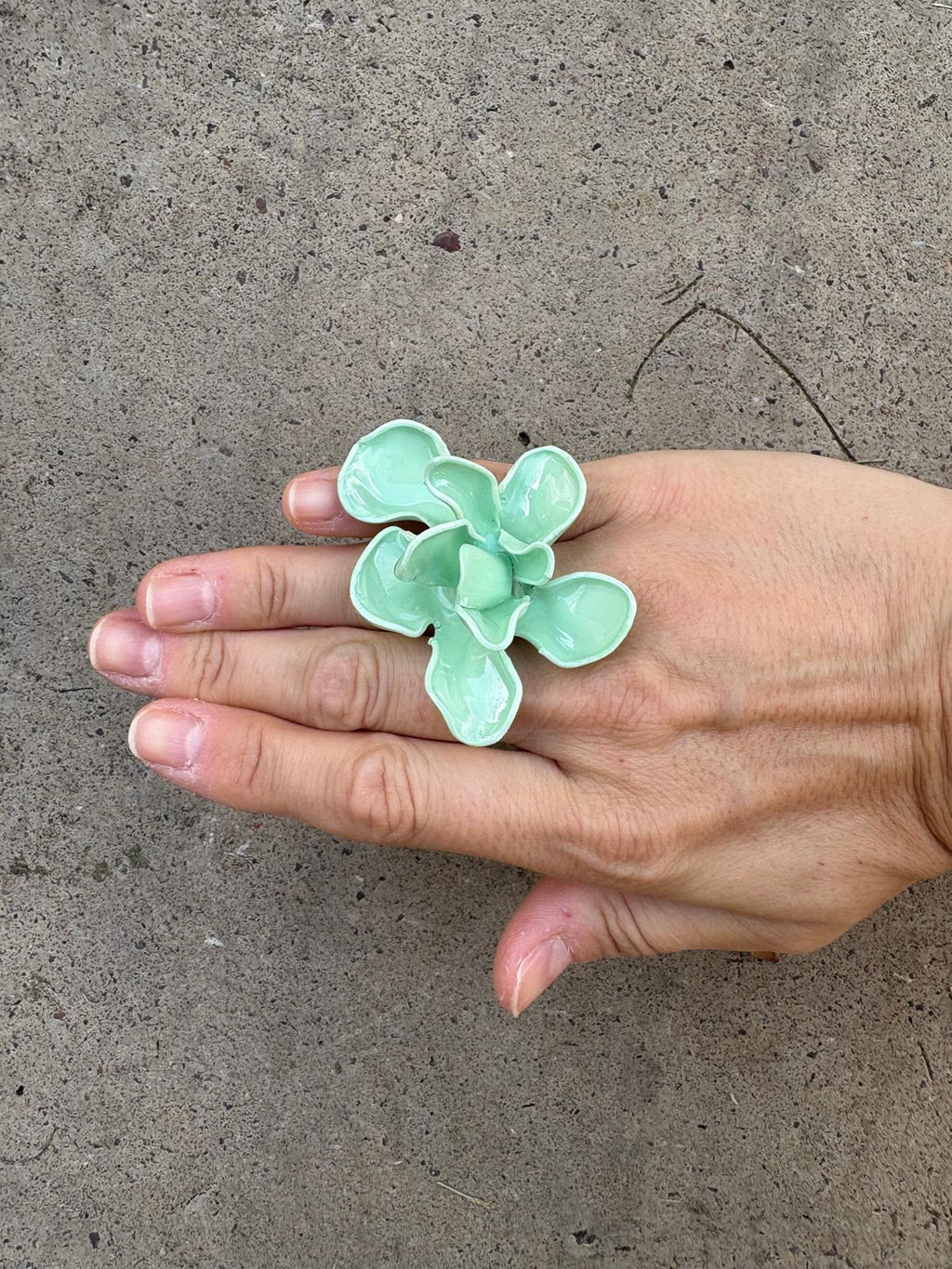 Anillo flor verde menta