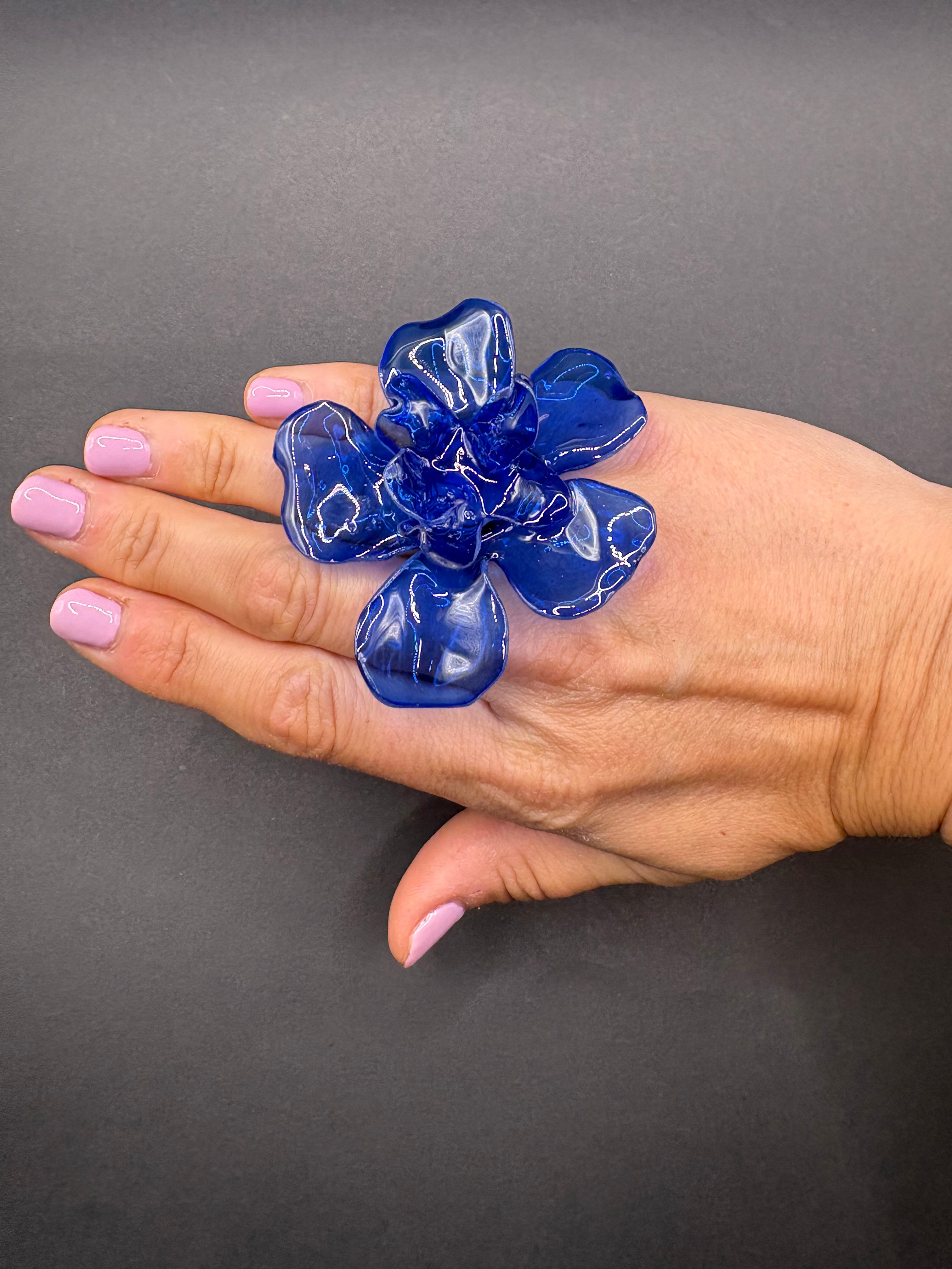 Anillo Magnolia azul marino