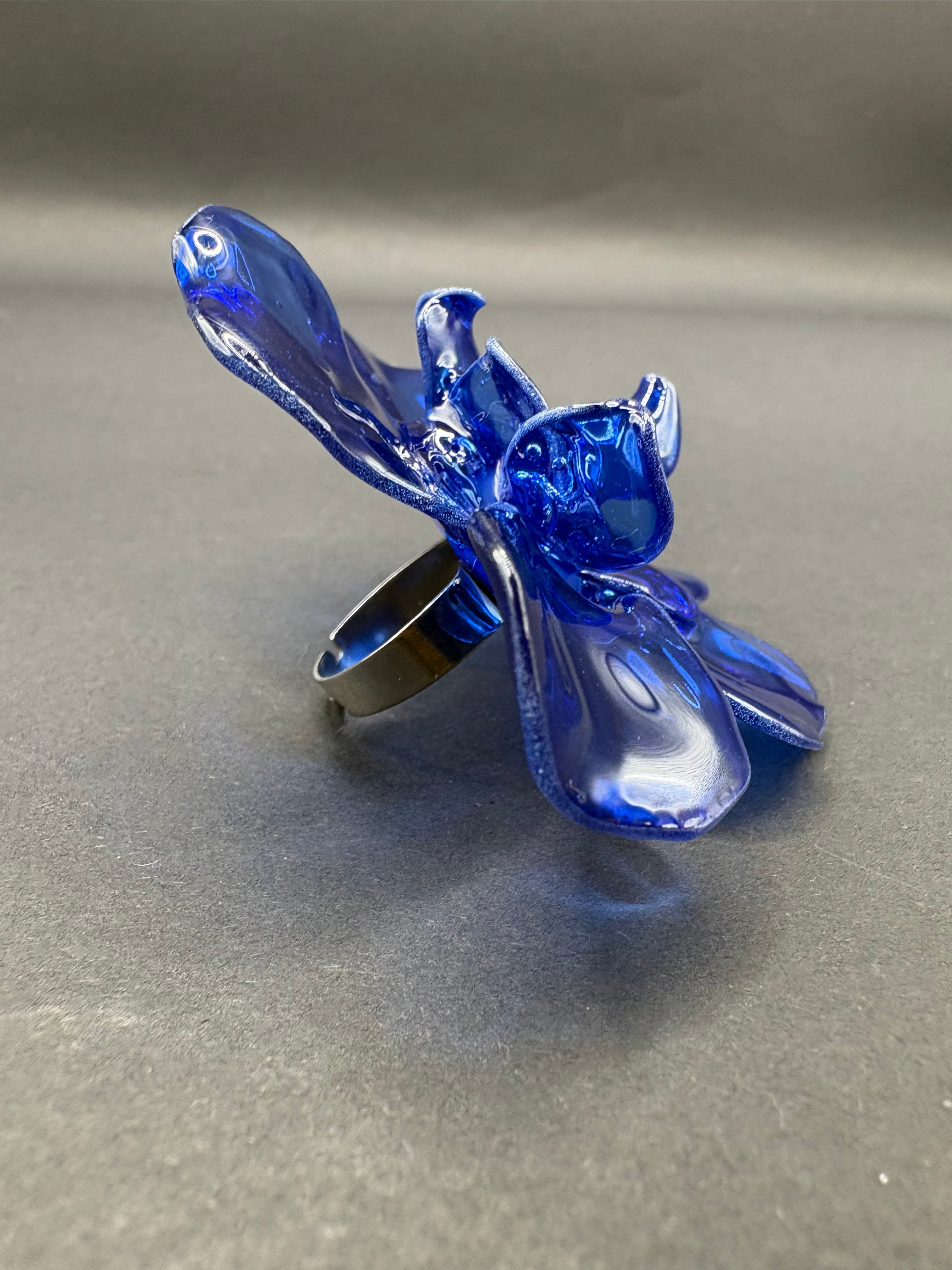 Anillo Magnolia azul marino