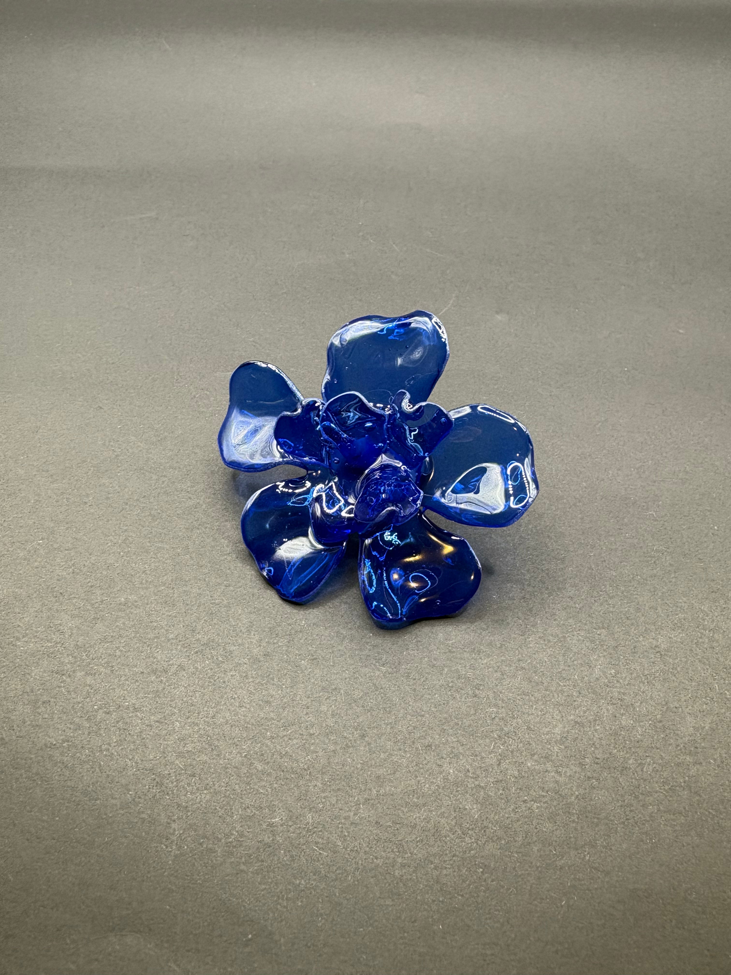 Anillo Magnolia azul marino