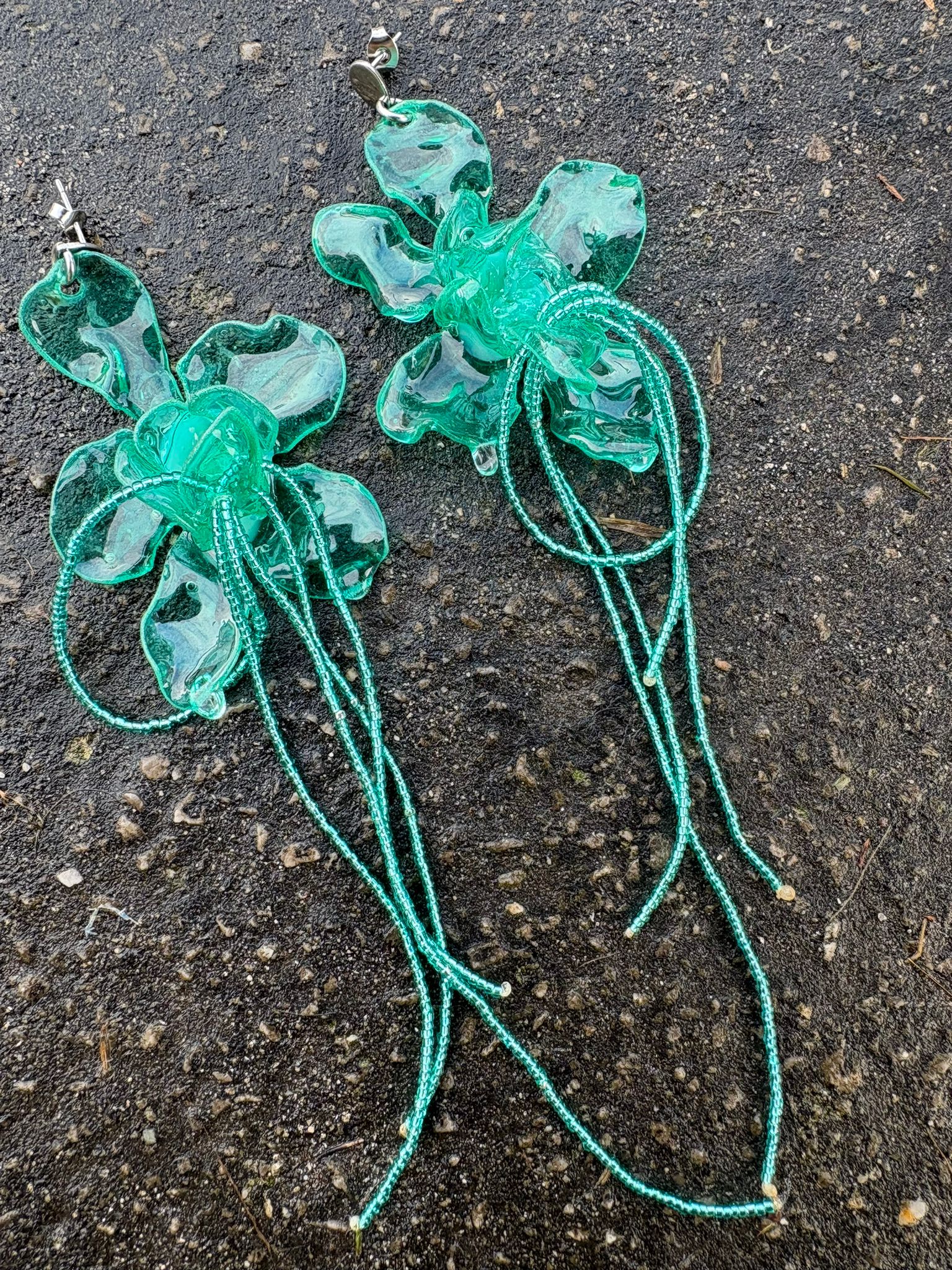 Pendientes Flor Aguamarina con tira de cuentas