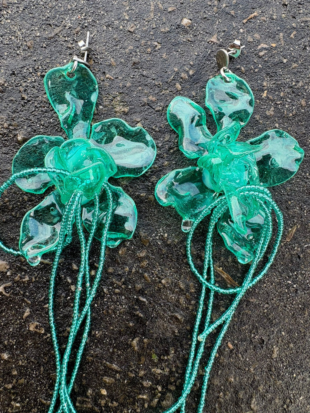 Pendientes Flor Aguamarina con tira de cuentas