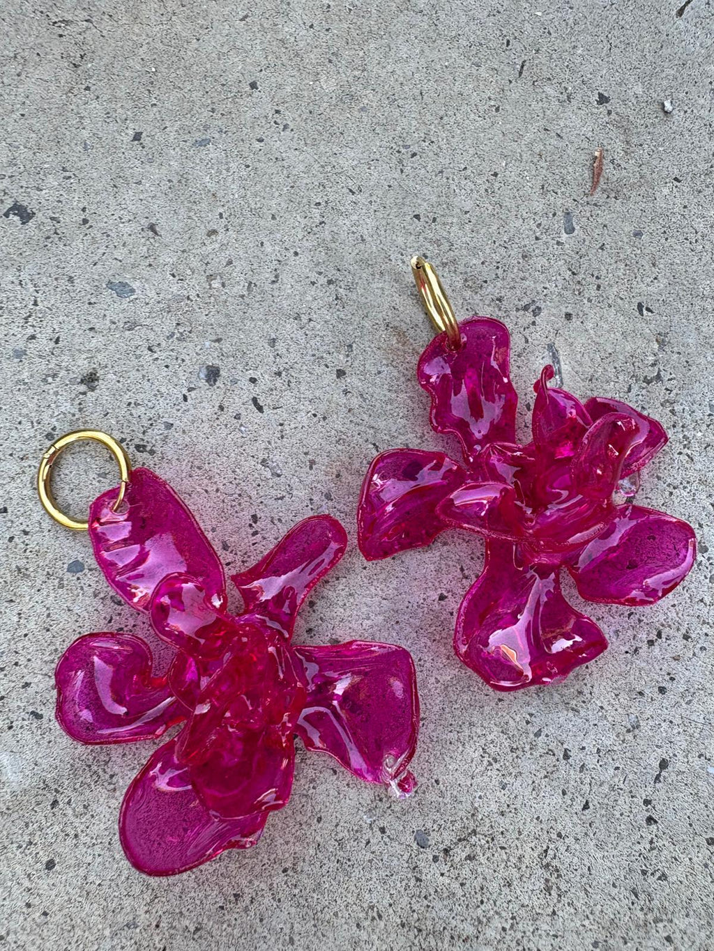 Pendientes flor fucsya grandes