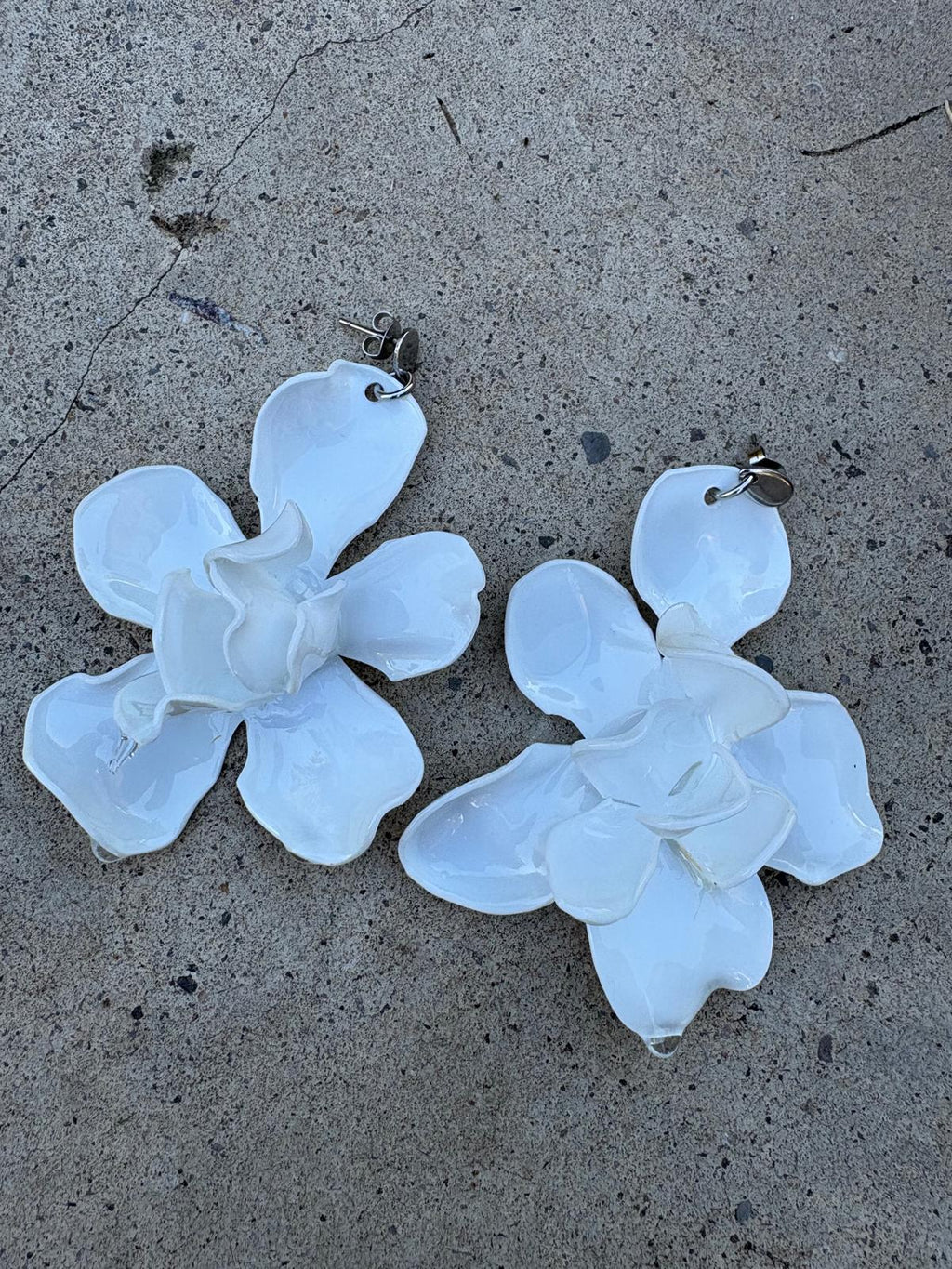 Pendientes flor grande blanco