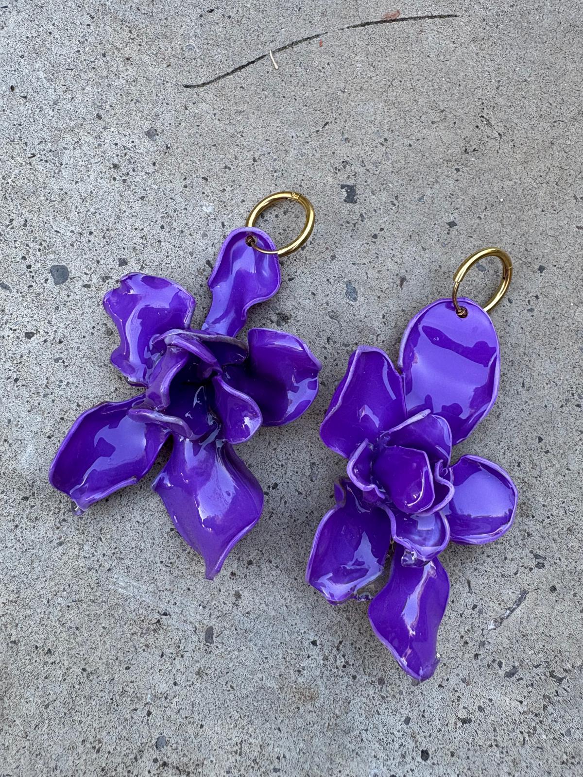 Pendientes flor grande morados