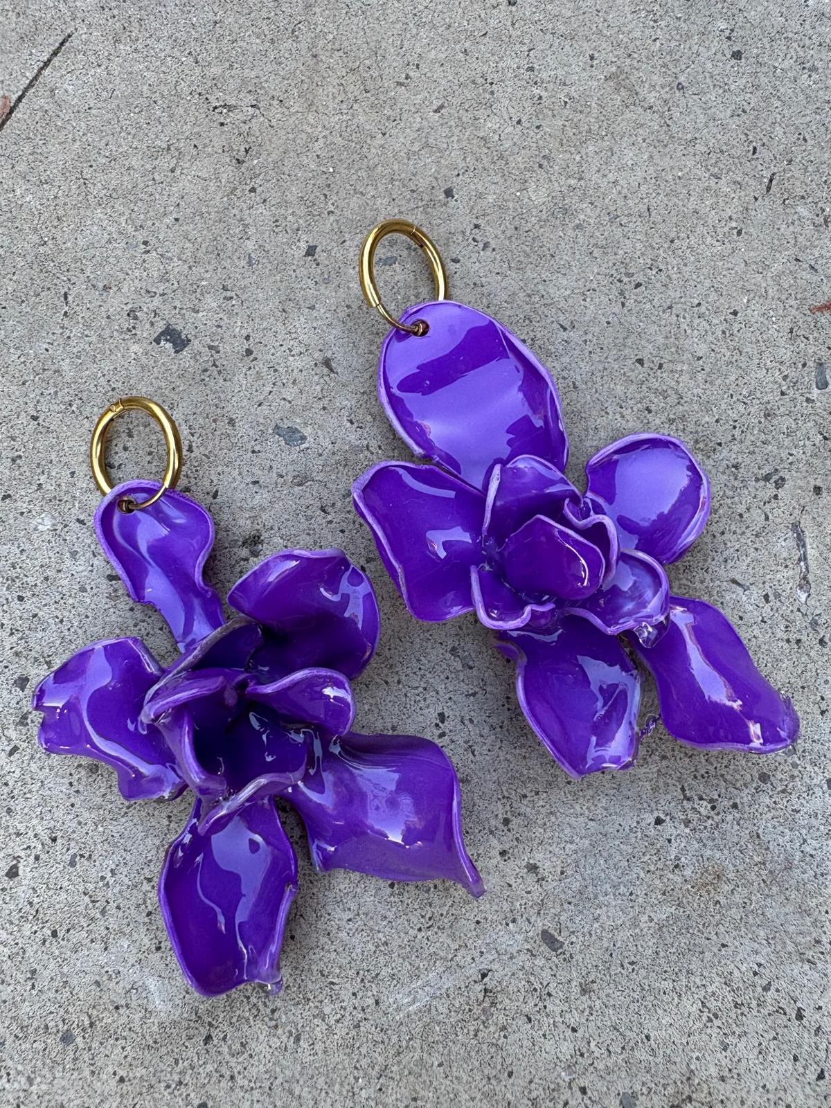 Pendientes flor grande morados