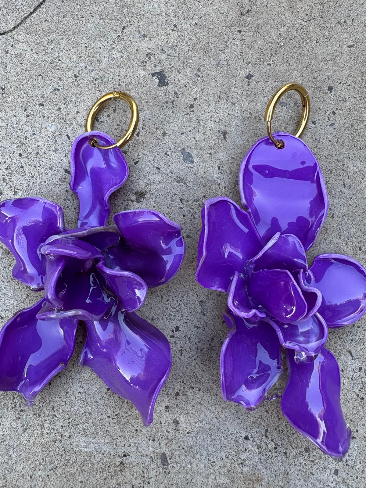 Pendientes flor grande morados