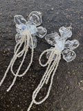 Pendientes flor transparente con tira de cuentas