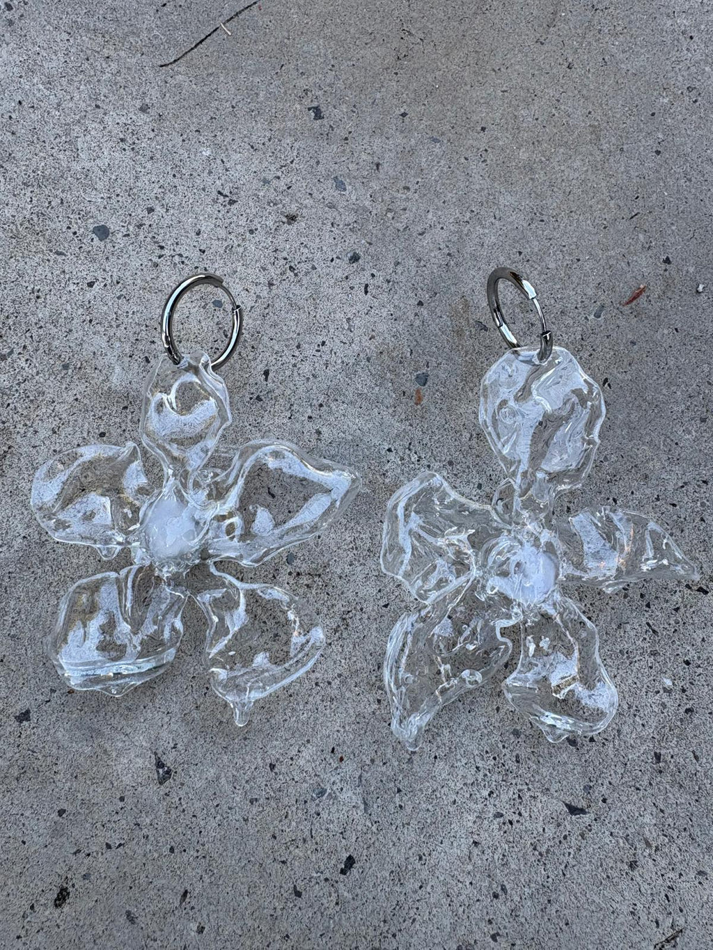 Pendientes llamativos flor