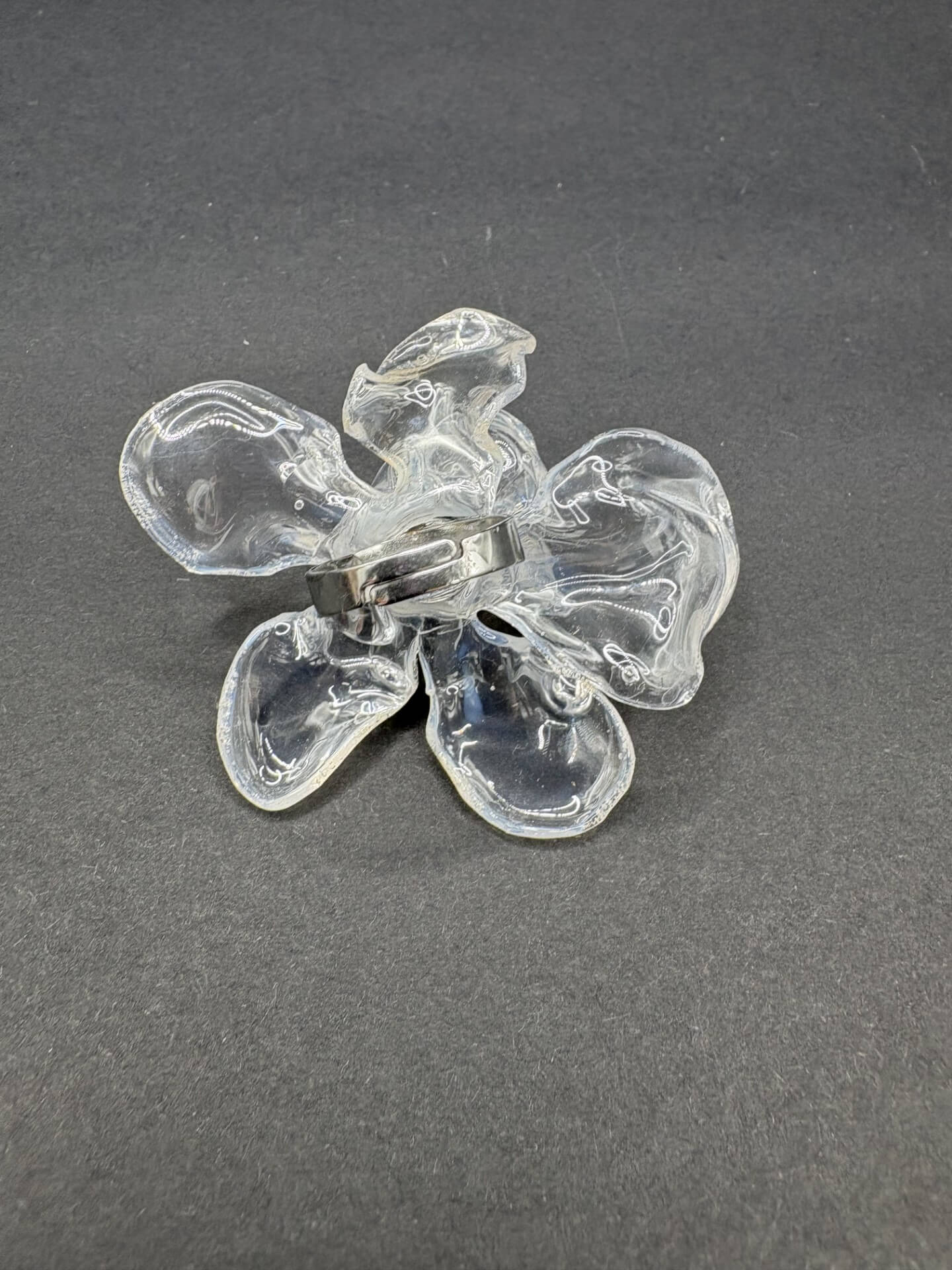 Anillo Magnolia transparente