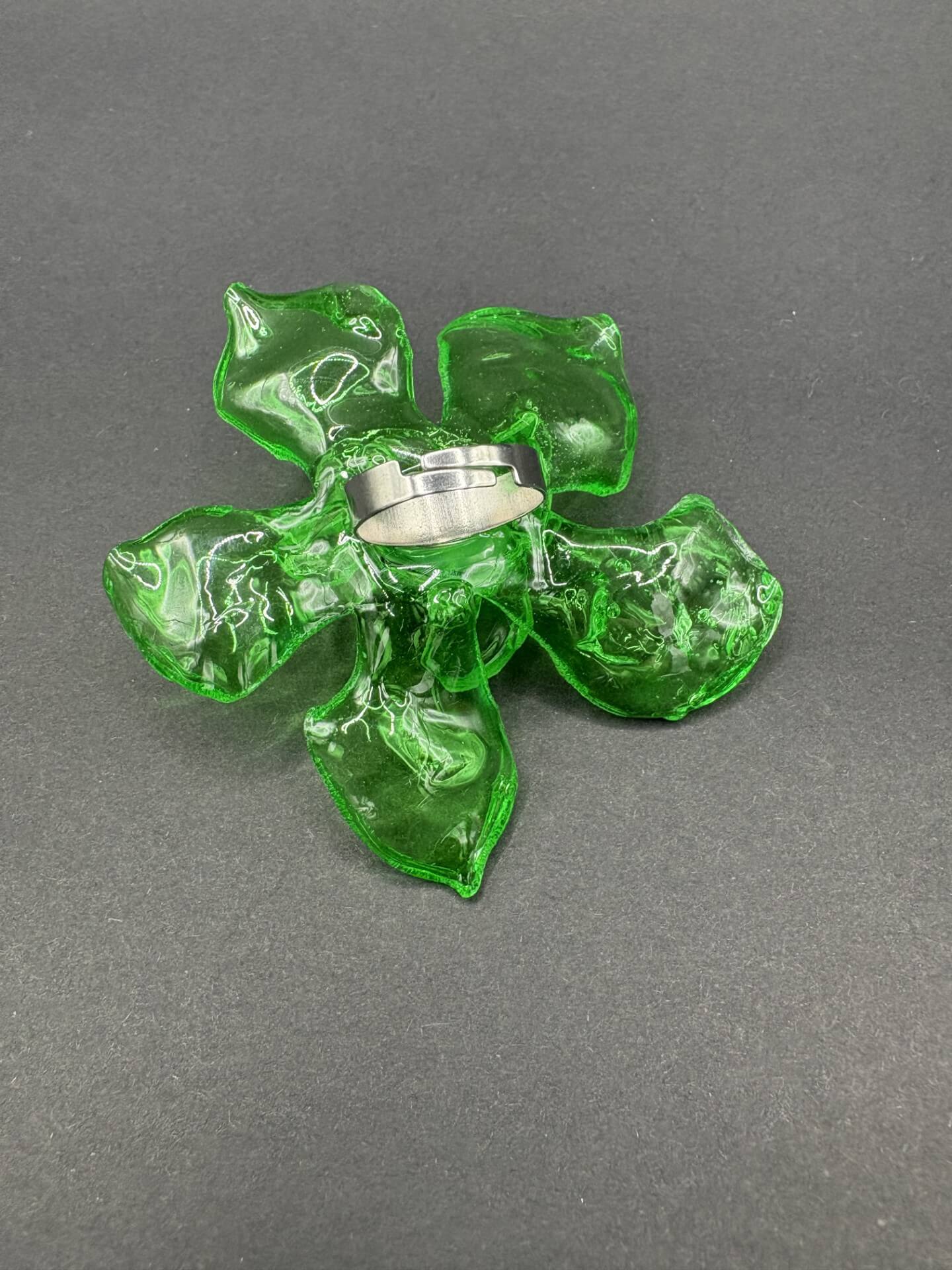 Anillo Magnolia Verde Transparente