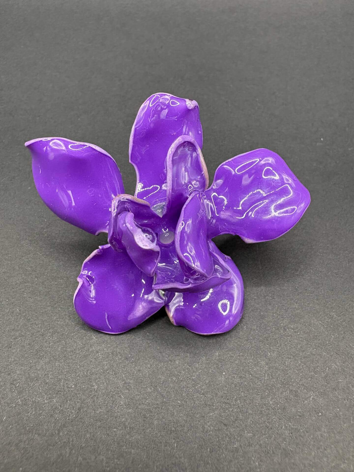 Anillo Magnolia Morado Opaco