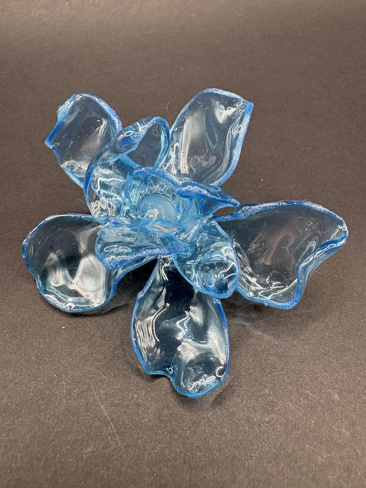 Anillo Magnolia azul transparente