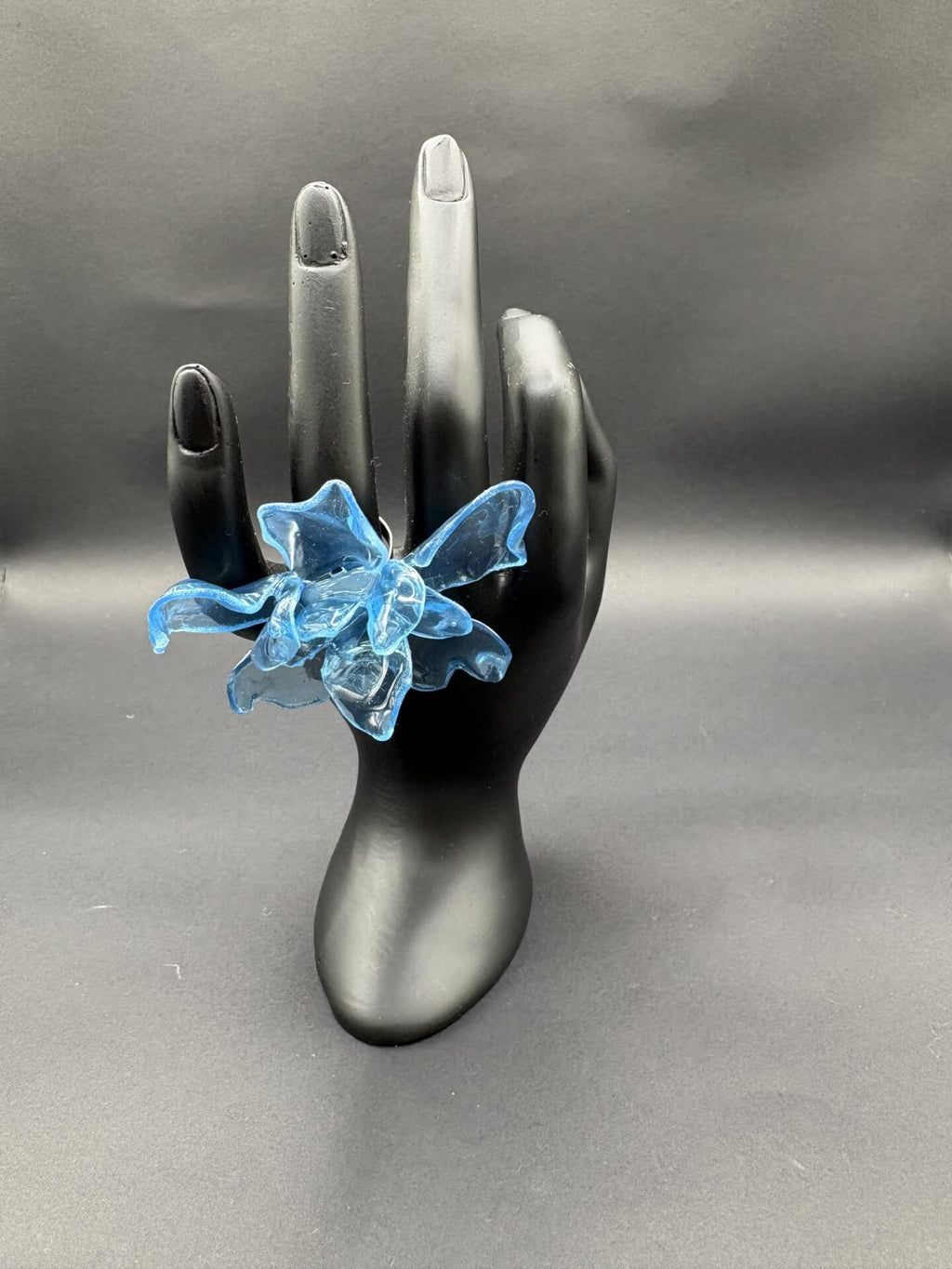Anillo Magnolia azul transparente