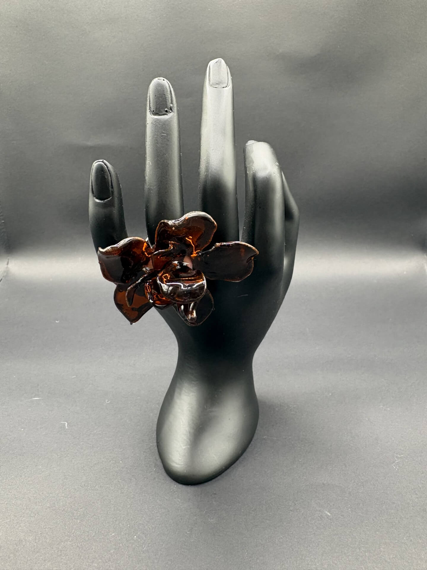 Anillo Magnolia Marrón Transparente