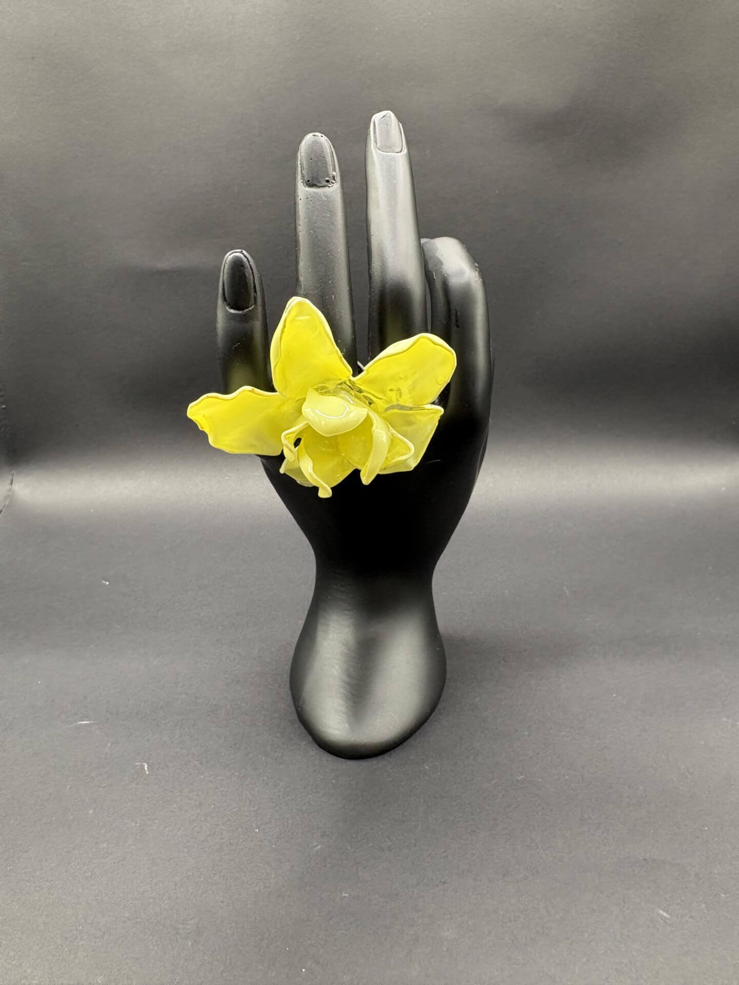 Anillo Magnolia Amarillo Pastel